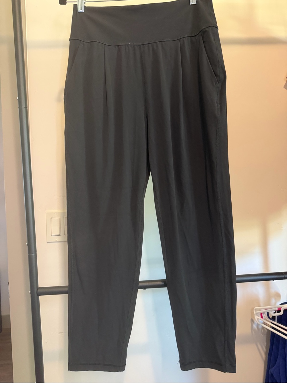 Athleta Elation Pant Black Relaxed Tapered Pocket Yoga Athleisure #35